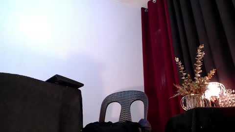 Snapshot of shanex01 chatting on 10-03-25, 07:27 Shane X online show from 10-03-25, 07:27