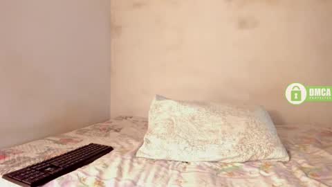 Snapshot of shaniblack chatting on 05-13-26, 09:44 Danna online show from 05-13-26, 09:44