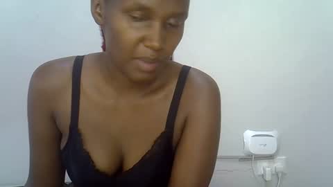 Snapshot of shanizzz chatting on 05-16-26, 01:21 shanizz online show from 05-16-26, 01:21