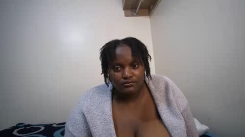Snapshot of shanny_123 chatting on 05-12-26, 08:00 shanny_123 online show from 05-12-26, 08:00