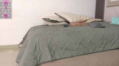 SHANON online show from 11-30-25, 12:09