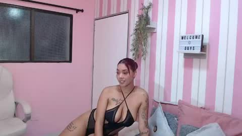 Snapshot of shantal_luw chatting on 06-02-26, 05:26 shantal online show from 06-02-26, 05:26
