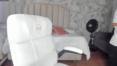 Shantal online show from 11-17-25, 03:45