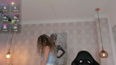 Snapshot of shantalll__ chatting on 02-06-25, 10:59 Shantal online show from 02-06-25, 10:59