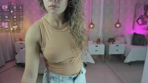 Snapshot of shantalll__ chatting on 09-25-25, 10:52 Shantal online show from 09-25-25, 10:52