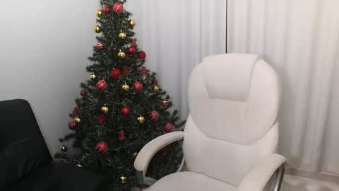 Snapshot of shantalxxx67 chatting on 12-23-24, 09:29 shantal online show from 12-23-24, 09:29