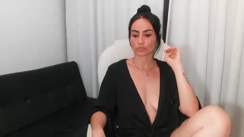 Snapshot of shantalxxx67 chatting on 02-11-25, 03:08 shantal online show from 02-11-25, 03:08