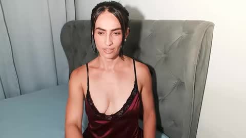 Snapshot of shantalxxx67 chatting on 10-19-25, 09:04 shantal online show from 10-19-25, 09:04