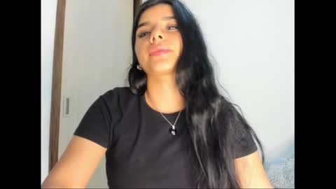 Snapshot of shara_jones chatting on 02-18-25, 05:53 Sara online show from 02-18-25, 05:53