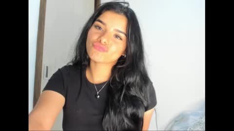 Snapshot of shara_jones chatting on 02-18-25, 08:59 Sara online show from 02-18-25, 08:59