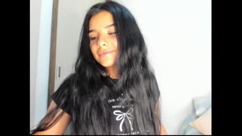 Snapshot of shara_jones chatting on 03-05-25, 06:12 Sara online show from 03-05-25, 06:12