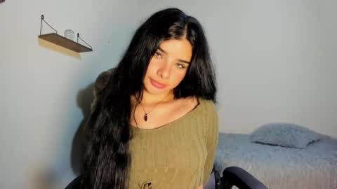 Snapshot of shara_jones chatting on 09-21-25, 07:21 Sara online show from 09-21-25, 07:21