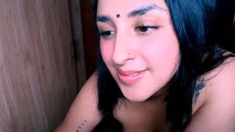 Snapshot of sharain chatting on 02-20-25, 08:25 My real name is bella Much Gust online show from 02-20-25, 08:25