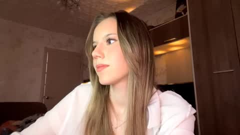 Snapshot of shardamcelhiney chatting on 02-25-26, 08:35 Arina online show from 02-25-26, 08:35