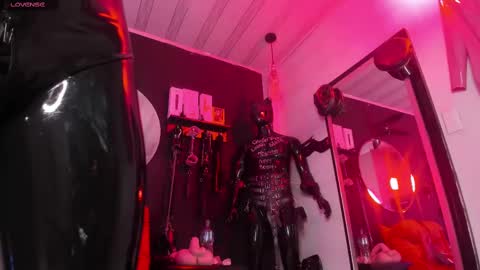 Snapshot of sharith_gh chatting on 03-11-25, 08:09 Sharith online show from 03-11-25, 08:09