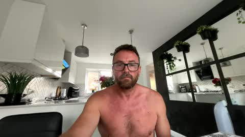 Snapshot of sharksboy16 chatting on 05-29-26, 05:27 Sharksboy online show from 05-29-26, 05:27