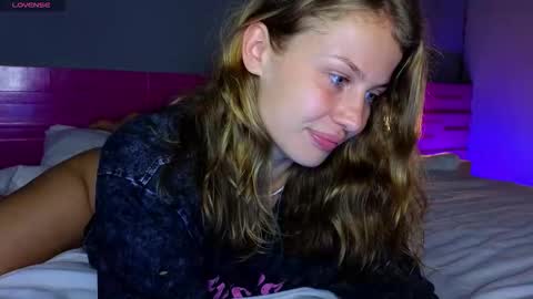 Sharleen online show from 11-20-25, 04:18