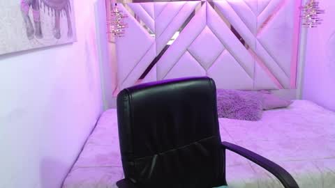 Sharllote online show from 05-02-26, 07:52