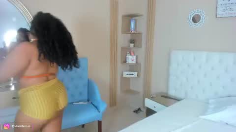 Snapshot of sharlot_evans_ chatting on 07-01-26, 12:29 Sharlot online show from 07-01-26, 12:29