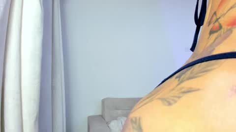 Hi fiends ---- I usually start online from Monday to Friday from 1000 am Saturdays and Sundays at 600 am Colombia time online show from 11-26-25, 03:24