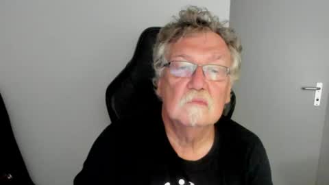 Snapshot of sharlots_pet chatting on 07-27-26, 10:22 sharlots_pet online show from 07-27-26, 10:22