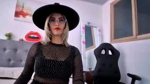 sharlott_3 online show from 02-06-26, 01:47