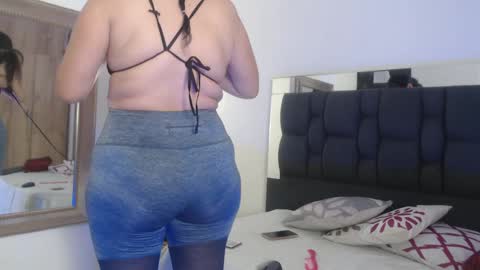 Snapshot of sharlotte__jones chatting on 12-06-24, 04:06 Sara online show from 12-06-24, 04:06