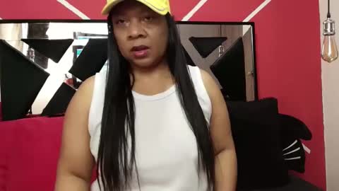 Snapshot of sharon_noa chatting on 02-18-26, 11:28 Sharon Noa online show from 02-18-26, 11:28