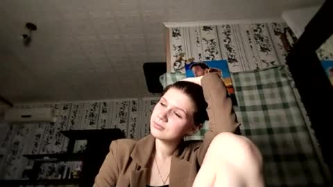 Snapshot of sharondaprester chatting on 04-30-26, 08:57 Nika online show from 04-30-26, 08:57