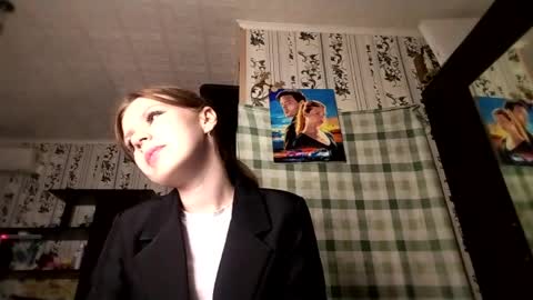 Snapshot of sharondaprester chatting on 05-14-26, 03:30 Nika online show from 05-14-26, 03:30