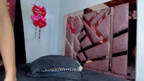 Snapshot of sharondeluxe chatting on 03-12-25, 04:51 SHARONDELUXE online show from 03-12-25, 04:51