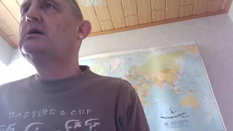 Snapshot of sharpshoder chatting on 05-03-26, 11:16 Peter online show from 05-03-26, 11:16