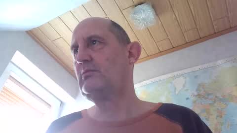 Snapshot of sharpshoder chatting on 05-15-26, 10:22 Peter online show from 05-15-26, 10:22