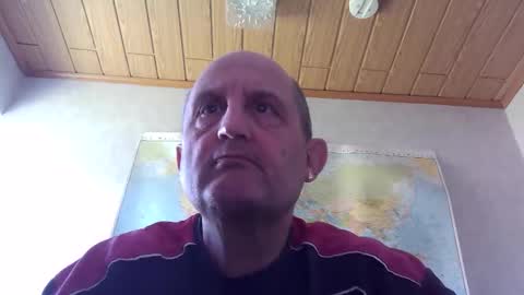 Snapshot of sharpshoder chatting on 05-23-26, 10:30 Peter online show from 05-23-26, 10:30