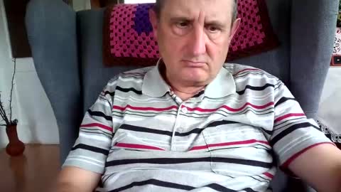 Snapshot of sharpshoder chatting on 06-17-26, 02:29 Peter online show from 06-17-26, 02:29