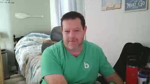 Snapshot of shaw557 chatting on 12-18-25, 02:56 Robb Scottsman online show from 12-18-25, 02:56