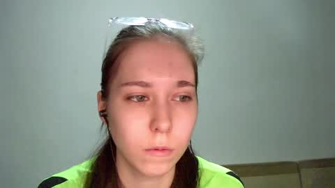 Annette online show from 12-16-25, 05:23