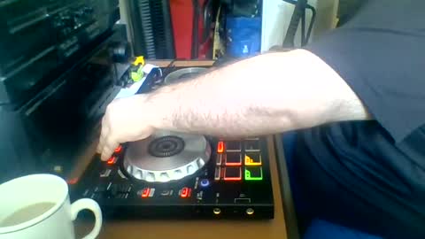 Snapshot of shawnwax123 chatting on 07-15-26, 06:46 lilbone online show from 07-15-26, 06:46
