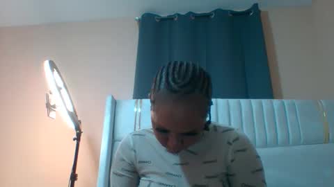 Shay diva online show from 09-30-25, 01:16