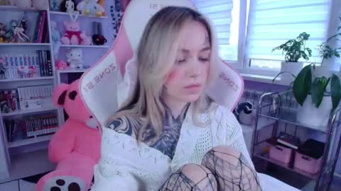 Snapshot of shaydaanka chatting on 11-30-25, 11:36 Katrin online show from 11-30-25, 11:36