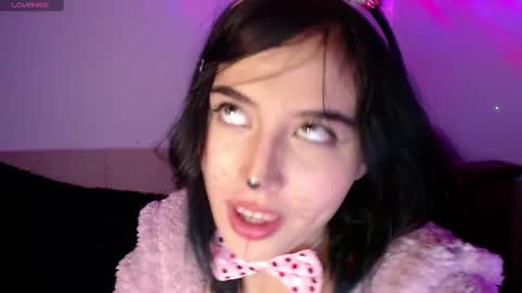 Shayla 3 online show from 10-24-25, 02:02