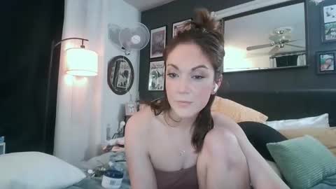 Snapshot of shaytang18 chatting on 02-25-25, 10:37 Shaytang online show from 02-25-25, 10:37