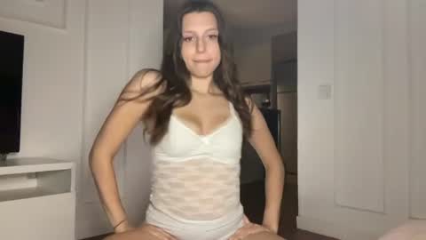 Snapshot of she001 chatting on 06-17-26, 08:32 Sofi online show from 06-17-26, 08:32