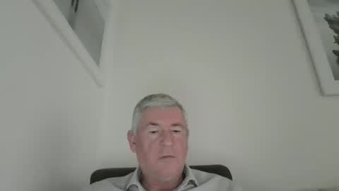 Snapshot of she52 chatting on 11-27-25, 03:03 she52 online show from 11-27-25, 03:03