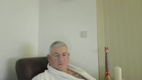 Snapshot of she52 chatting on 12-20-25, 06:26 she52 online show from 12-20-25, 06:26