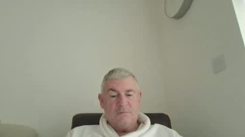 Snapshot of she52 chatting on 12-22-25, 09:06 she52 online show from 12-22-25, 09:06