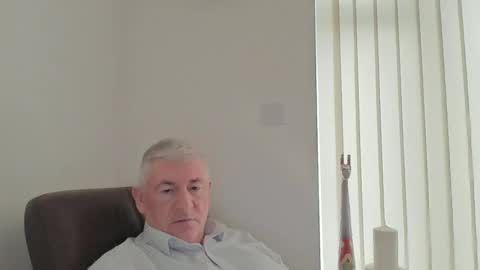 Snapshot of she52 chatting on 02-10-26, 12:53 she52 online show from 02-10-26, 12:53