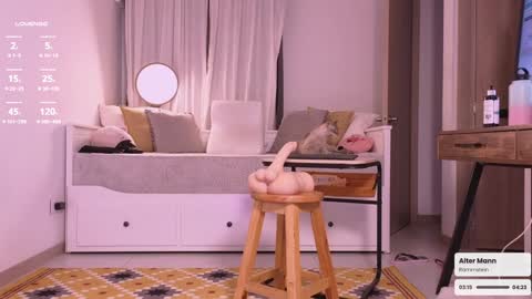 Snapshot of she_lau_ghs chatting on 01-12-25, 06:49 Laura c online show from 01-12-25, 06:49