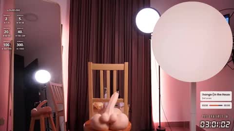 Snapshot of she_lau_ghs chatting on 09-28-25, 04:40 Laura c online show from 09-28-25, 04:40