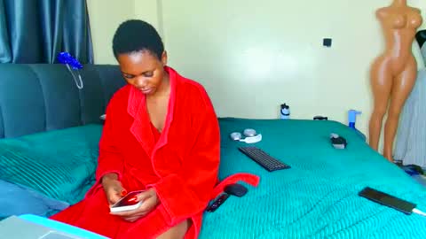 shee13 online show from 01-17-26, 10:57